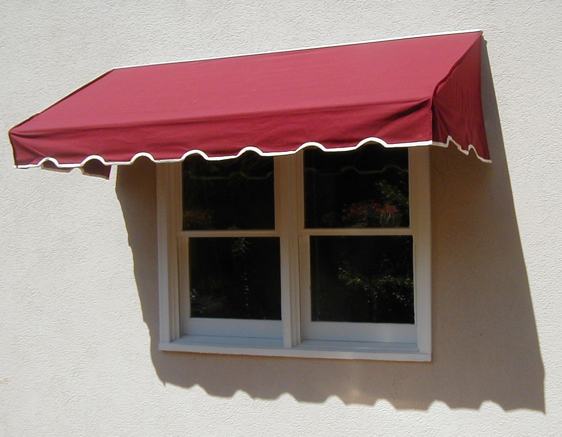 Toldo rojo para ventana